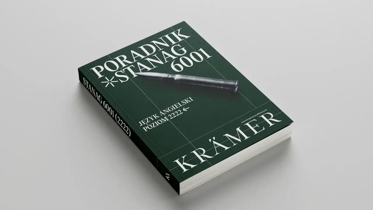 Poradnik STANAG 6001 poziom 1, język angielski. Okładka z pociskiem i logo wydawnictwa Krämmer.